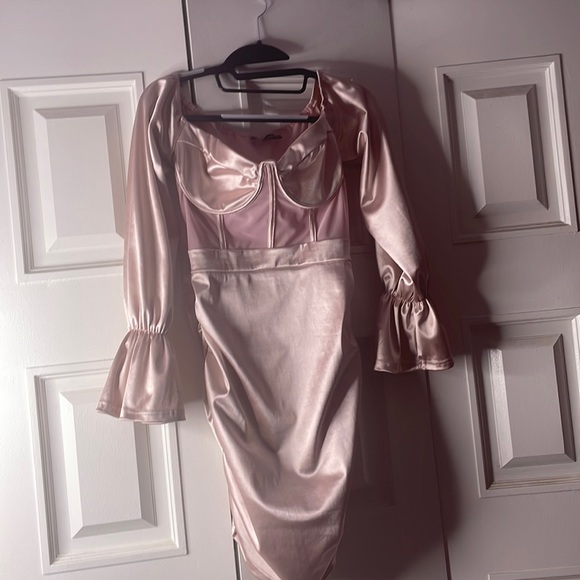 PrettyLittleThing: Dusty Pink Bardot Satin Mesh Insert Ruched Bodycon Dress